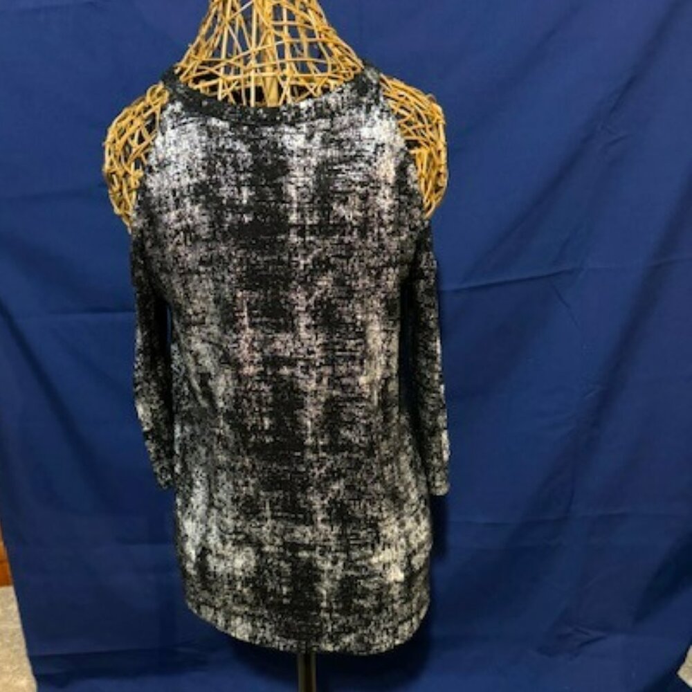 Black & Silver Cold Shoulder Top, XL